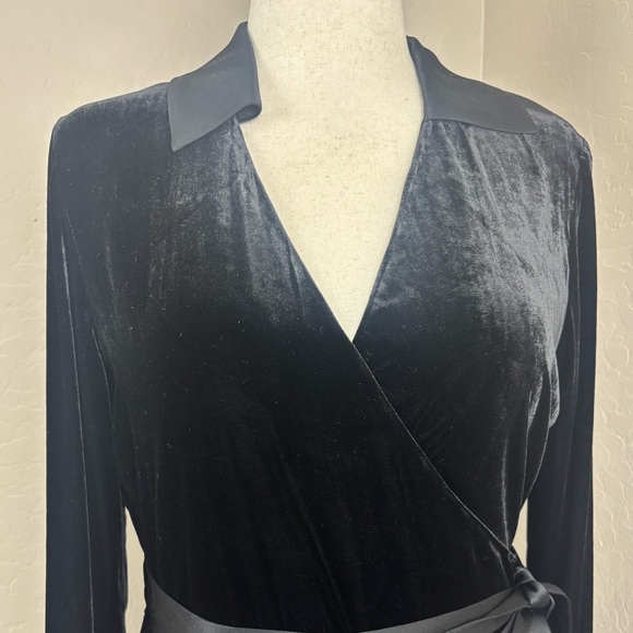 EUC- Diane Von Furstenberg - Jumpsuit Velvet - Size 14 - Picture 3 of 8